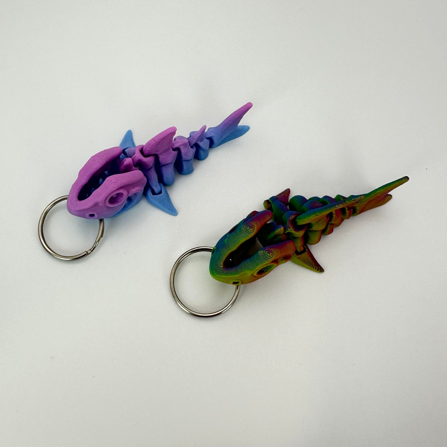 3D Printed Skeleton Shark Keychain - Gradient Colors, Fully Articulating Design, Compact & Convenient, High-Quality Material