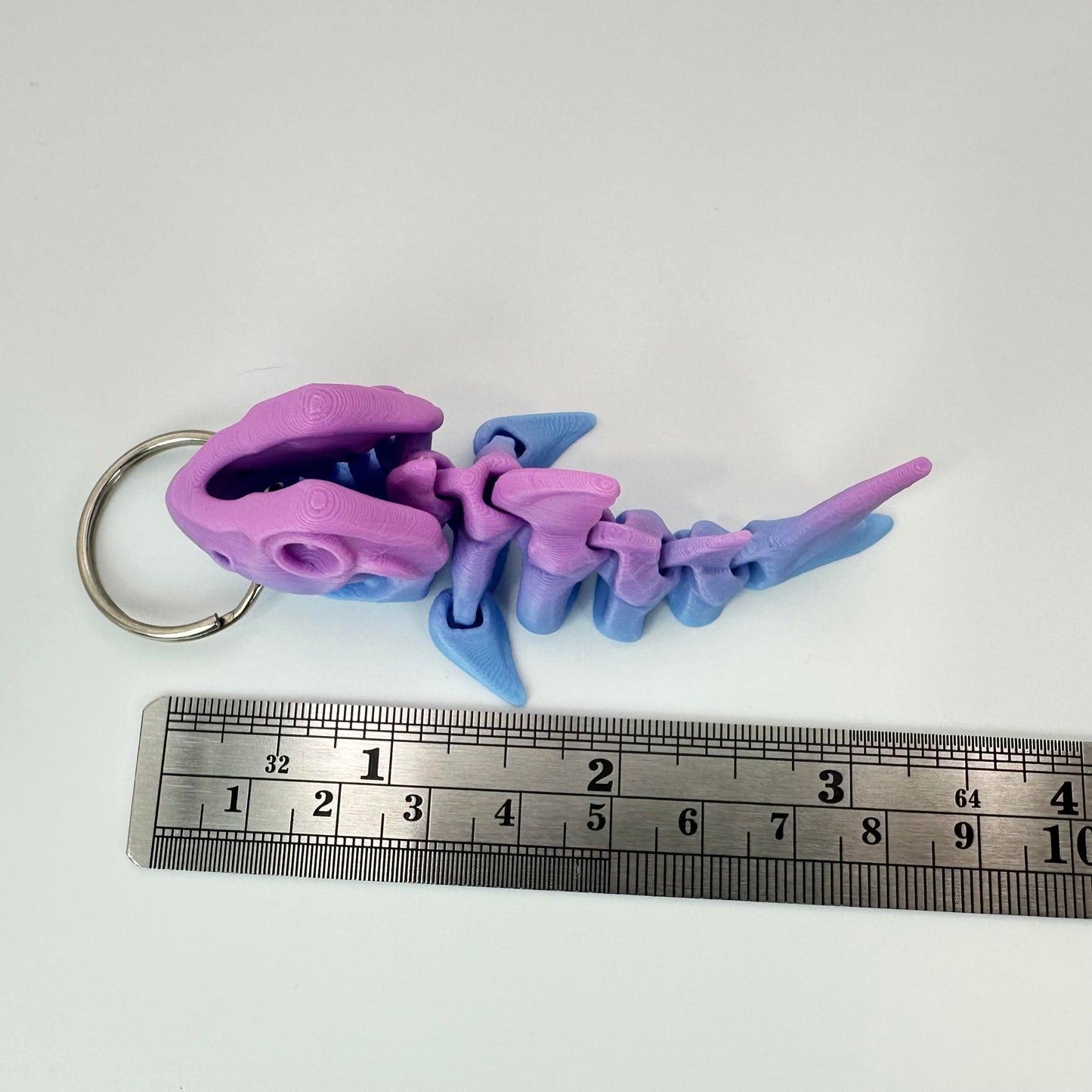 3D Printed Skeleton Shark Keychain - Gradient Colors, Fully Articulating Design, Compact & Convenient, High-Quality Material